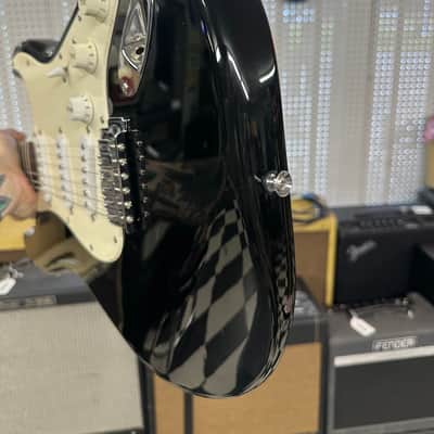 Squier Affinity Series Stratocaster with Rosewood Fretboard 2001 - 2018 - Black image 13