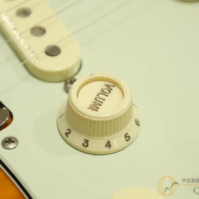 Fender American Elite Stratocaster Aged Cherry Burst 2019 image 8