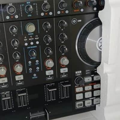 BRAND NEW / UNUSED Traktor Kontrol S4 MK2 (with Software License) DJ Bundle with Pioneer HDJ-X7 Headphones image 5