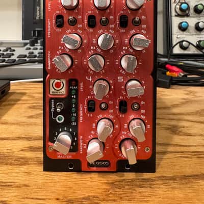 SM Pro Audio PEQ505 5 Band Parametric Equalizer image 3