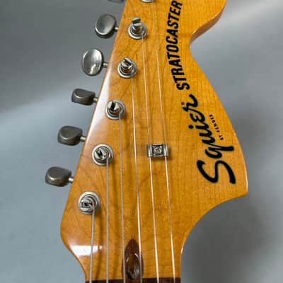 Squier Classic Vibe '70s Stratocaster HSS Electric Guitar - Walnut image 12