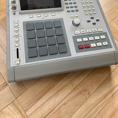 Akai MPC3000 MIDI Production Center 1993 - 2001 - Grey