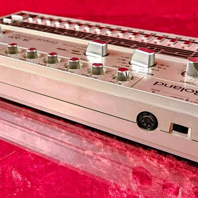 Roland TR-606 Drumatix Analog Drum Machine Drumcomputer TOP image 8