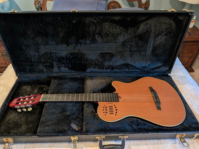 Godin Multiac Grand Concert Nylon SA