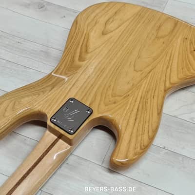 Fender American Vintage '74 Jazz Bass with Maple Fretboard 2013 - 2014 Natural image 24