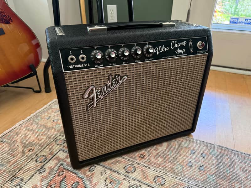 Fender Vibro Champ 6-Watt 1x8" Guitar Combo 1964 - 1967 - Black Panel image 1