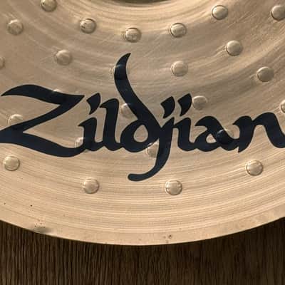 Zildjian ZBT 18" Crash Ride Cymbal 1450 Grams image 5