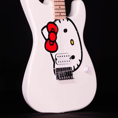 Fender® x Hello Kitty® White Stratocaster® image 4