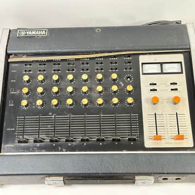Yamaha PM-400 Discrete 8-Channel Analog Mixer