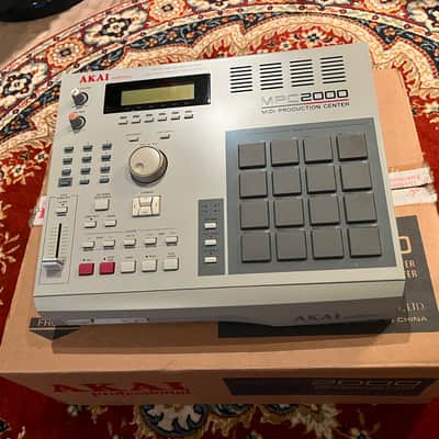 Akai MPC2000 MIDI Production Center 1997 - 2001 in original box