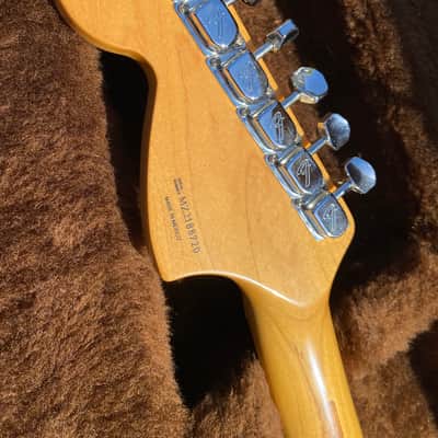 Fender Classic Series '70s Stratocaster with Maple Fretboard 1999 - 2016 - 3-Color Sunburst image 5