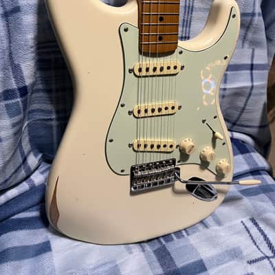 Fender FSR VINTERA ROAD WORN '70S STRATOCASTER 2023 - Olympic White image 2