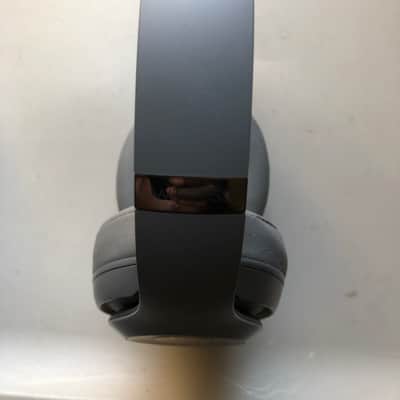 Beats by Dre Studio 3 Wireless Headphones image 2