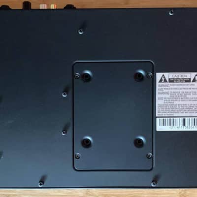 Akai Professional MPC Live Standalone Sampler / Sequencer – Powers On – For Parts / Repair image 9