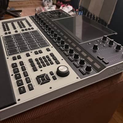 Akai MPC XL Standalone Music Production Center 2026 - Present - Grey image 4
