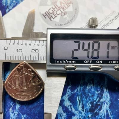 **Special Offer 20% Discount** Two (2) Queen Elizabeth 1967 Half Penny Coin Guitar Picks. image 4