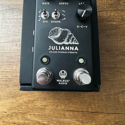 Walrus Audio Julianna Deluxe Chorus / Vibrato 2026 - Present Black image 1