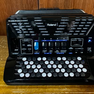 Roland FR-1xb Button-type V-Accordion Black w/ gig bag image 2