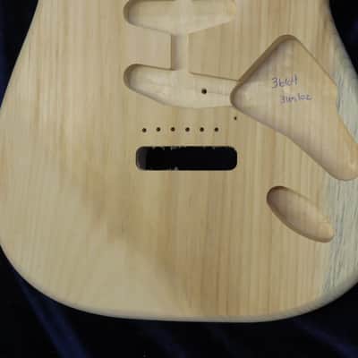 1 Piece 40yr Aged Pine Strat Style body - 3lbs 1oz #3664 *IMPORT CHARGES INCLUDED image 4