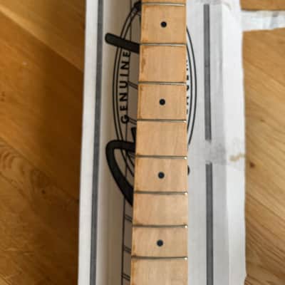Fender Neck, Road Worn® '50's Precision Bass® Neck, 20 Vintage Frets, Maple, "C" Shape image 3