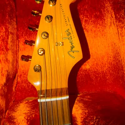 Fender Stevie Ray Vaughan Stratocaster with Pau Ferro Fretboard 2010 - Present - 3-Color Sunburst image 2