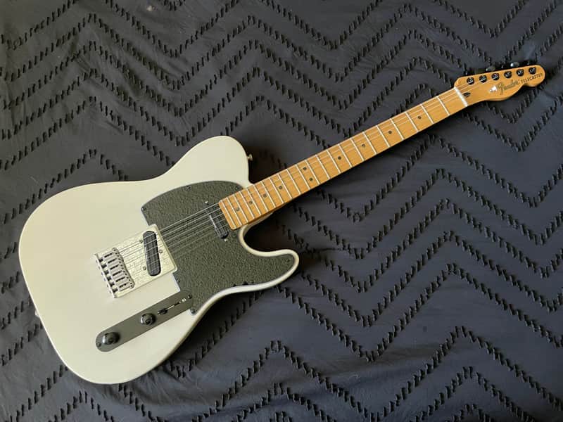 Fender Deluxe Nashville Tele - White Blonde with Maple Fingerboard