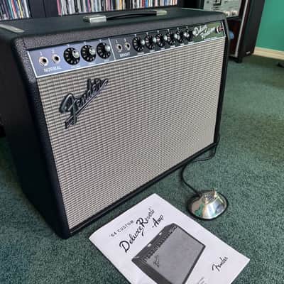 Fender '64 Custom Deluxe Reverb-Amp 2-Channel 20-Watt 1x12" Guitar Combo 2017 - Present - Black image 4