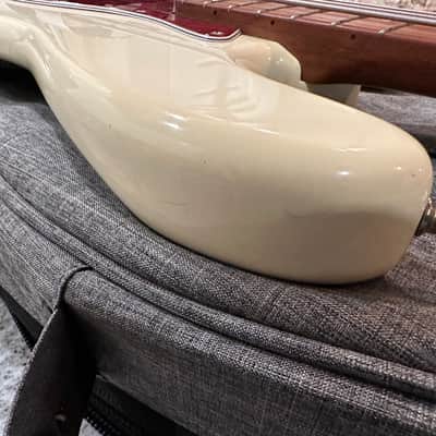 Left Handed Fender 62 Reissue Jazz Bass 2010s - Olympic White with after-market Warmoth Neck image 17