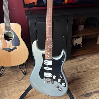 Fender Player Stratocaster HSH with Pau Ferro Fretboard 2019 - 2024 - Silver image 2
