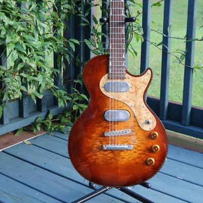 Versoul Henry LTD 2013 2 Color Sunburst image 1