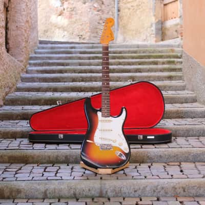 Fender Stratocaster 1966 - Sunburst image 2