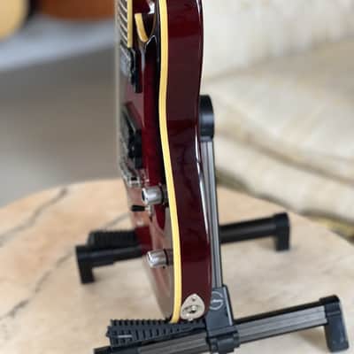 Washburn X-50Q Quilted Wine Burst image 3