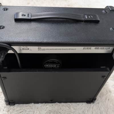 Line 6 Spider IV 15-Watt 1x8" Digital Modeling Guitar Combo Amp image 2