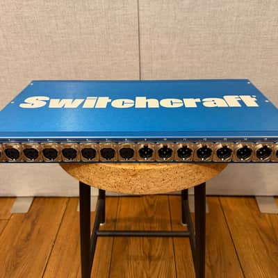Switchcraft PT8FX8MX2DB25 8 Male x 8 Female XLR Patchbay - Blue image 1