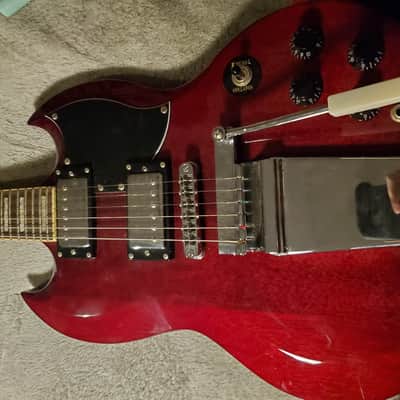 Iyv SG Red image 1