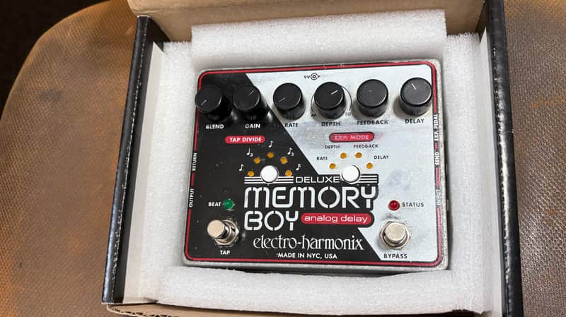 Electro-Harmonix Deluxe Memory Boy Tap Tempo Analog Delay 2010 - Present - Black / White / Red image 1