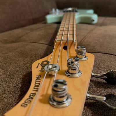 G&L Tribute Series Fallout Bass 2025 Model In Surf Green image 17