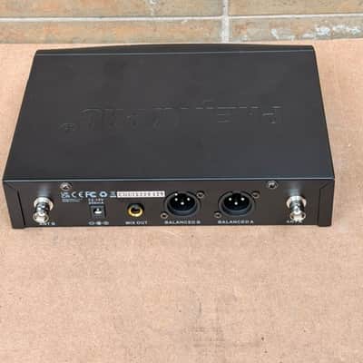 Phenyx Pro PTU-52 Dual Handheld Wireless Microphone System image 7