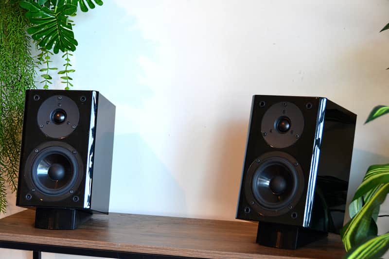 Yamaha NX-E700 2-Way Bookshelf Speakers Piano Black | Reverb