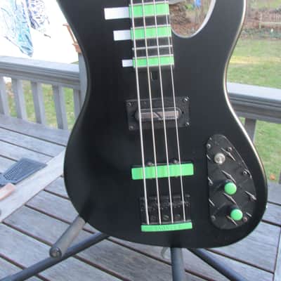 Washburn M10  Bass guitar 2003 Flat Black Steele Green Trim Type O Negative image 3