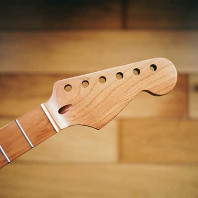 Stratocaster Neck – Roasted Maple | 22 Stainless Steel Frets | Nitro Satin Finish | Bone Nut image 2