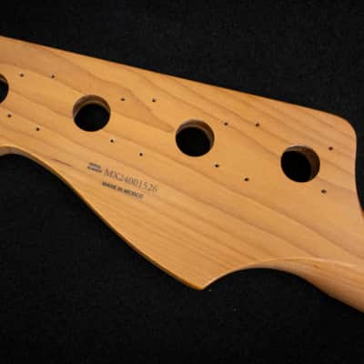 Fender Satin Roasted Maple Jazz Bass® Neck, 20 Jumbo Frets, 12", Maple, Flat Oval Shape image 4