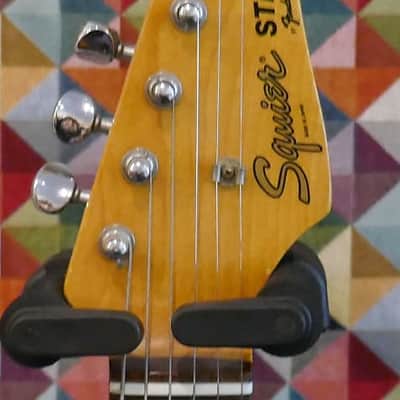 Squier Stratocaster 1984-87 - White image 12