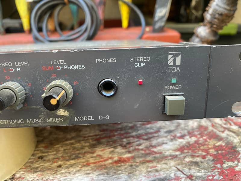 TOA D-3 compact 1U rack-mount 4-channel stereo electronic music mixer image 1