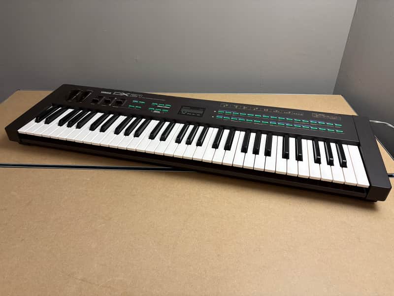 Yamaha DX21 Programmable Algorithm Synthesizer