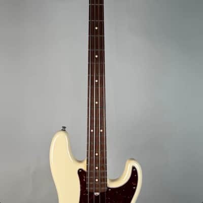 Fender 2012 Fender American Special Precision Bass Oly White 2012 Olympic White image 3