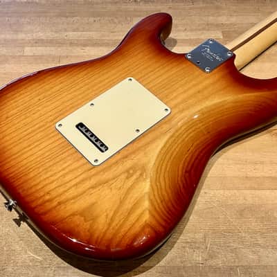 Fender American Professional Ash Stratocaster 2017 - Sienna Sunburst + Case image 5