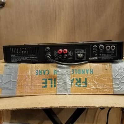 Carver Power Amp Used with box image 4