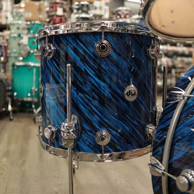 Pre-Owned DW Collector's Series 4-Piece Maple Shell Pack 10/12/16/22 (Twisted Blue Oyster) image 5