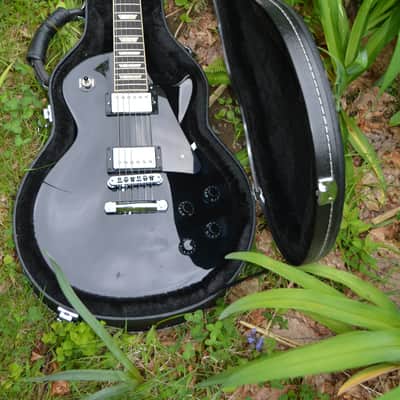 2025 Gibson Les Paul Studio in Ebony w/New Black Dunlop Straplocks and a like New Black Gibson Hardshell Case ~ As New ! image 11